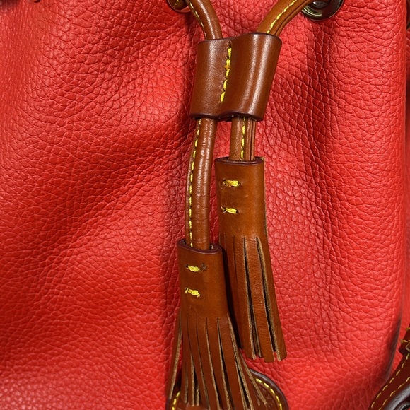 NWOT DOONEY & BOURKE EUROPEAN PEBBLE GRAIN RED LEATHER BUCKET BAG & WALLET - Picture 6 of 17